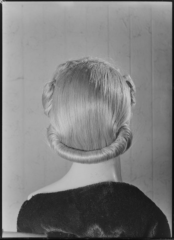 Women's Hairstyle 3 of 6