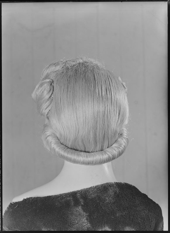 Women's Hairstyle 5 of 6