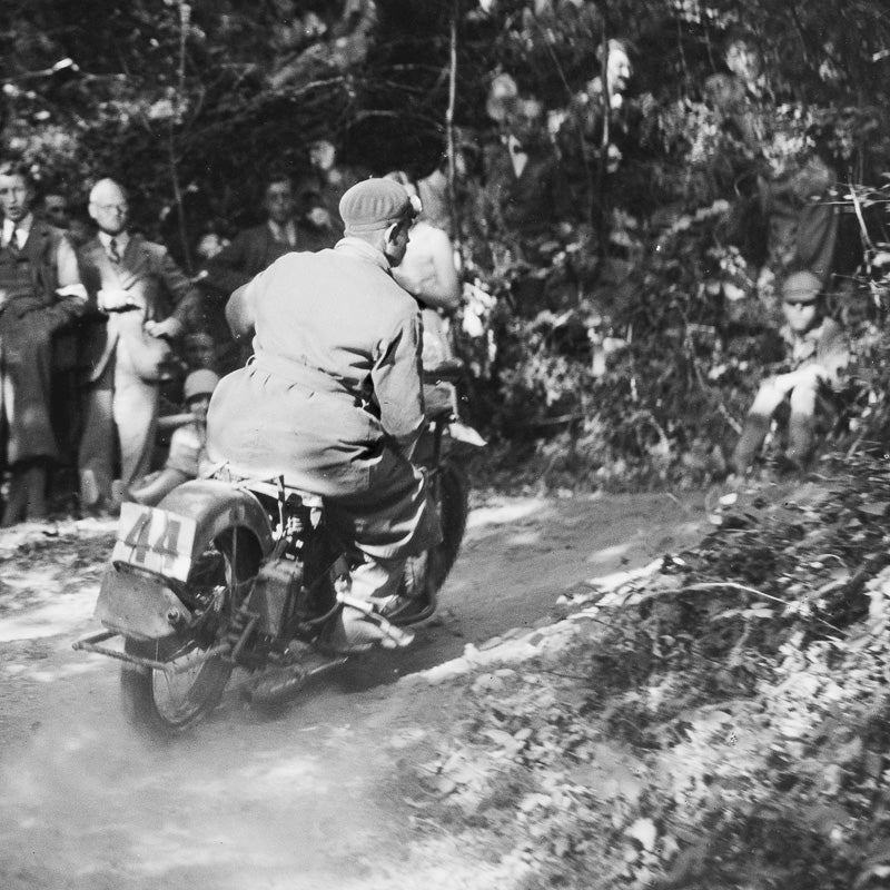 Motorcycle Racing: Racer 44