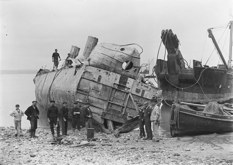 Boat Salvage Crew